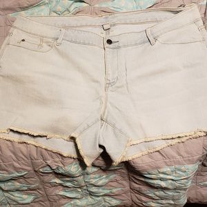 Old navy shorts size 22